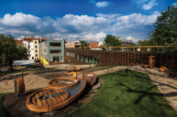 Otevřená zahrada, Dřevěná stavba roku 2016