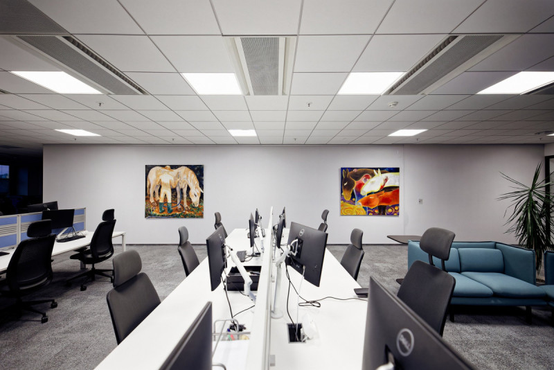 Instalace děl Moravské galerie ve firmě KPMG