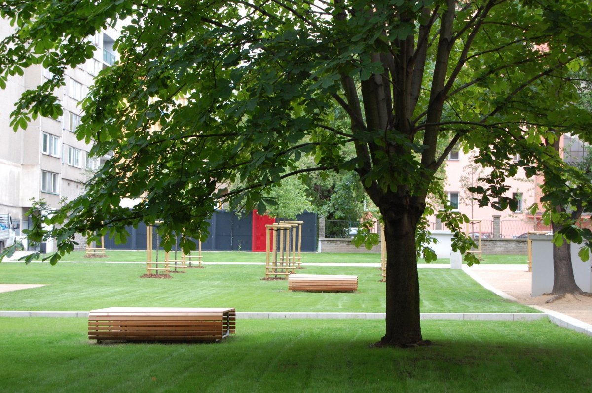 Vnitroblok za Žižkovskou vozovnou,Steiner a Malíková krajinářští architekti.