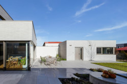 Terasa (RD v Benešově; Ateliér VAS)