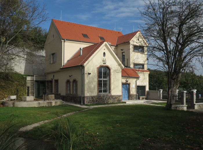 Rekonstrukce Staré vodárny v Nebušicích od Atelieru Poláček