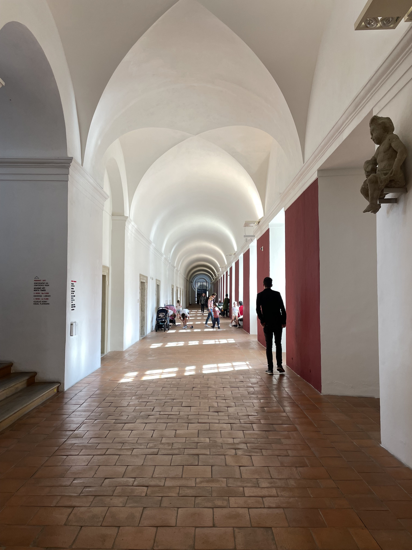 Jezuitská kolej, Giovanni Domenico Orsi, 1666–1750: Areál koleje v současné době slouží umění. Vystavuje zde Galerie Středočeského kraje