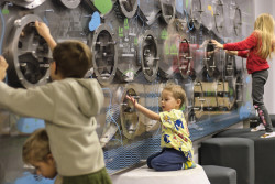 Kuličkodráha Koloběh vody od designéra Matyáše Baráka