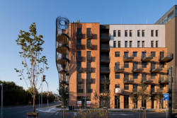 Dříve lihovar, dneska 240 bytů všech velikostí. A vyrostou další byty, kanceláře a restaurace.