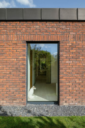 Na konci každé chodby je průhled.