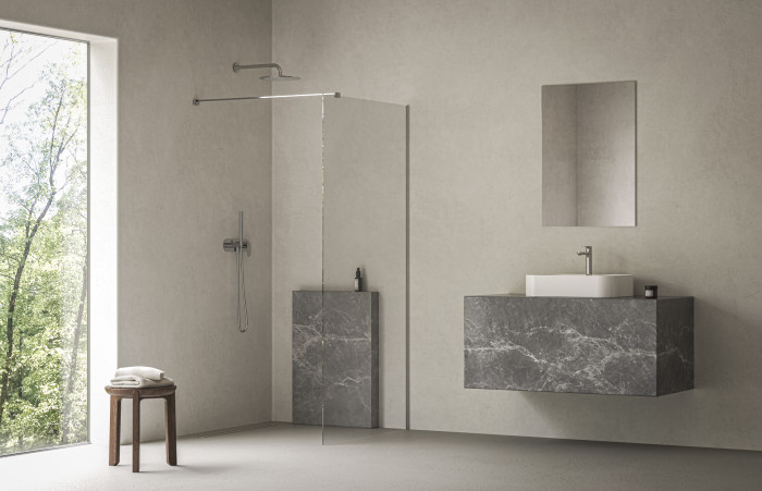 Sprchový kout Walk-In od RAVAKu v modelu Walk-In Air v chromu.