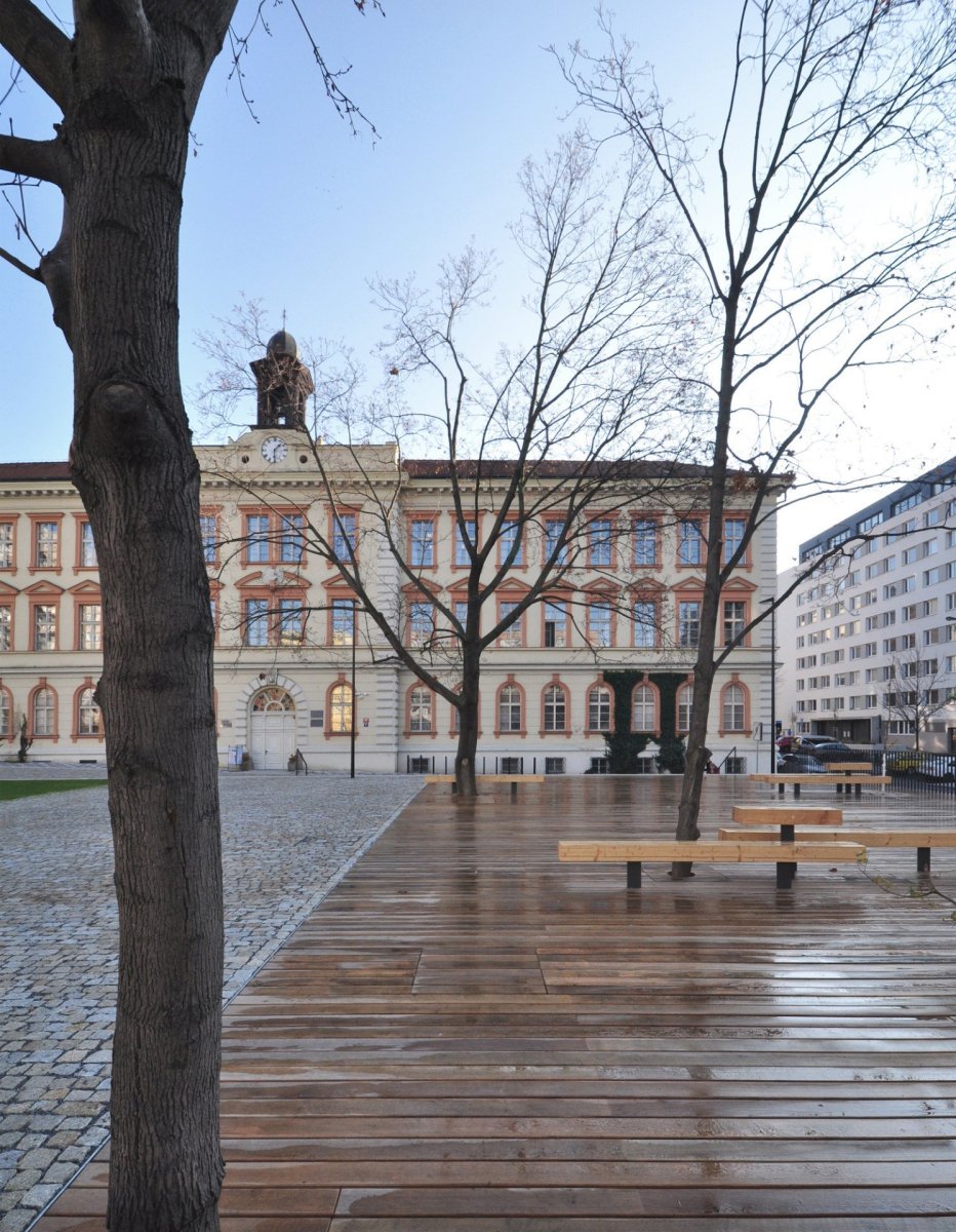 Revitalizace Komenského náměstí v Praze na Žižkově, MCA atelier/ Pavla Melková, Miroslav Cikán