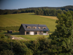 Chalupa U Krtka v Jeseníkách od studia NOA architekti