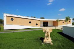 XYstudio, Kindergarten Yellow Elephant – foto