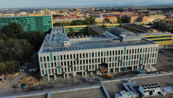 Vysoká škola báňská v Ostravě má novou budovu ekonomické fakulty. Navrhlo ji studio CHVÁLEK ATELIÉR s.r.o.