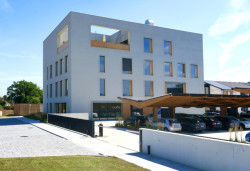 BUDEXHub. Druhá největší dřevostavba v ČR v ostrém provozu (Kanceláře postavené z CLT panelů; Studio Perspektiv)
