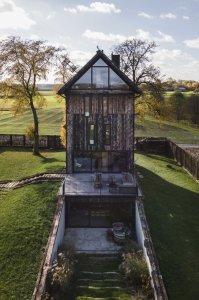 o4 architekci zrekonstruovali starý větrný mlýn v polském Lubartówě