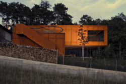 Rodinná vila Vráž, Olgoj Chorchoj