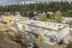 Bytový dům Terasy v Bělé pod Bezdězem, foto z výstavby, Archa.