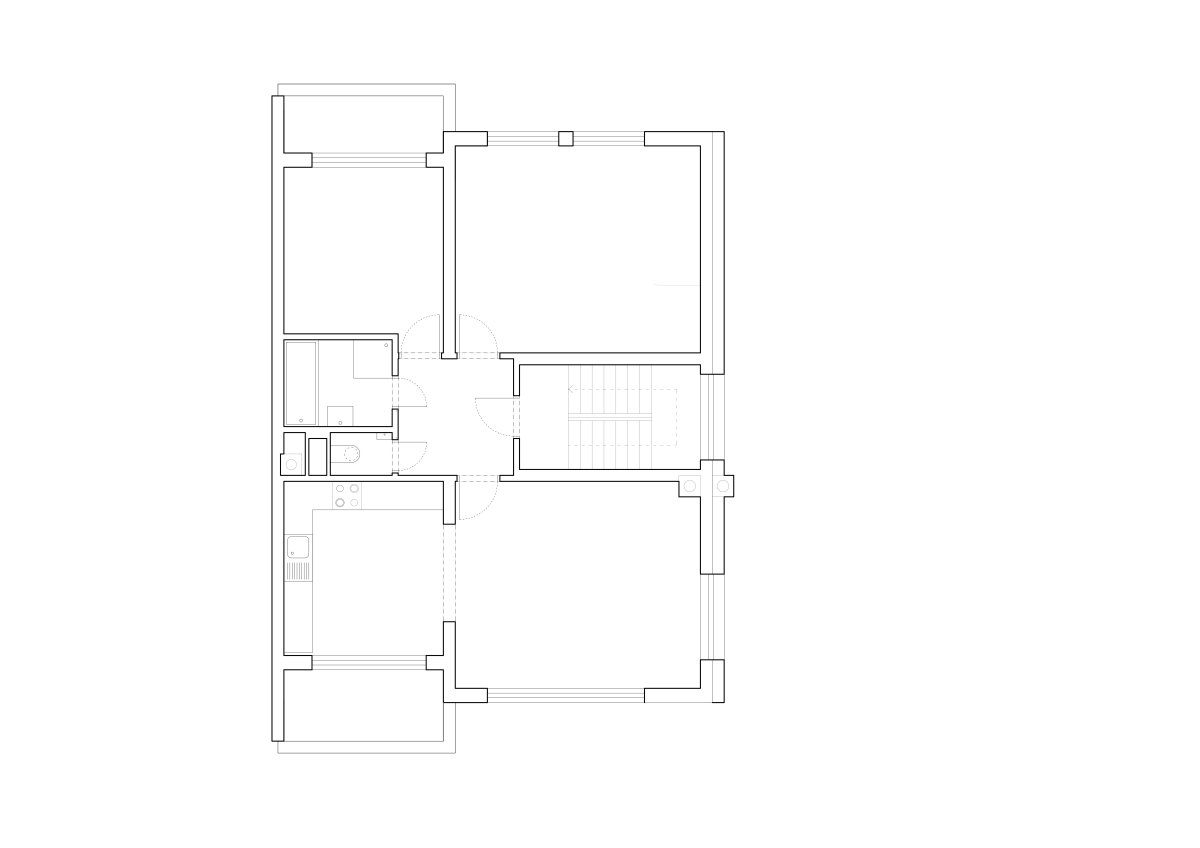 Půdorys 2. nadzemní podlaží - původní stav (Řadový dům v Čimicích, Plus One Architects)