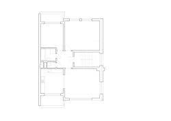 Půdorys 2. nadzemní podlaží - původní stav (Řadový dům v Čimicích, Plus One Architects)