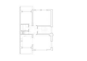 Půdorys 2. nadzemní podlaží - původní stav (Řadový dům v Čimicích, Plus One Architects)