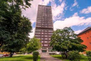 Rekonstrukce mrakodrapu v Ostrčilově ulici v Ostravě, AI-Design architektky Evy Jiřičné.