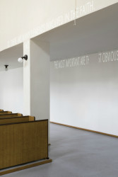 Instalace Věty po konceptuálním umění umělce Petra Duba. Foto: Studio Flusser