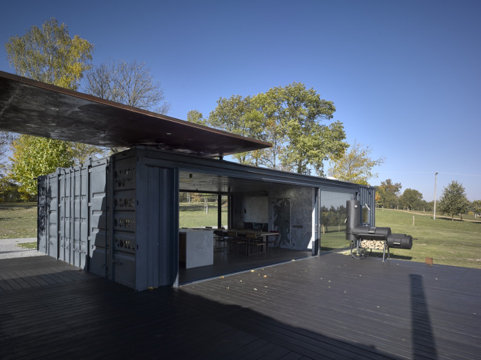 Re-Born - soubor rekreačních objektů z námořních kontejnerů, Nedvěd architekti