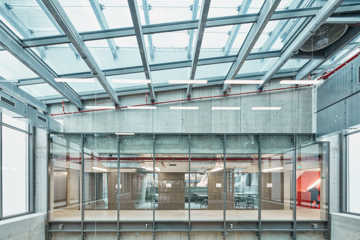 Nové technologické centrum UMPRUM s osvětlením značky Zumtobel