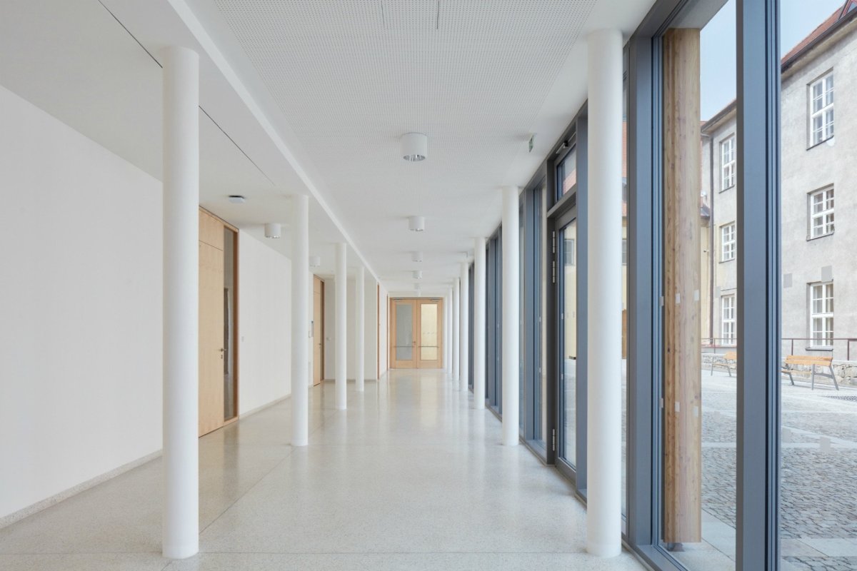 Přístavba Katolického gymnázia v Třebíči, Ateliér Tišnovka