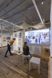 Výstava Yasmeen Lari. Architektura pro budoucnost v Architekturzentrum Wien