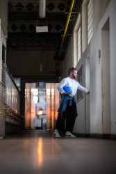 Česká sklárna Moser představuje první dílo uměleckého ředitele Jana Plecháče - vázu Abyss