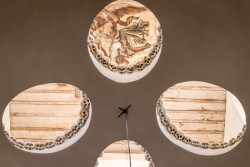 Kostnici potkaly stavební i restaurátorské práce - obnoven byl záklopový strop s malbou archanděla Michaela.