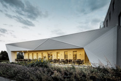 Restaurace Mimama,  Zoltán Reznicsek