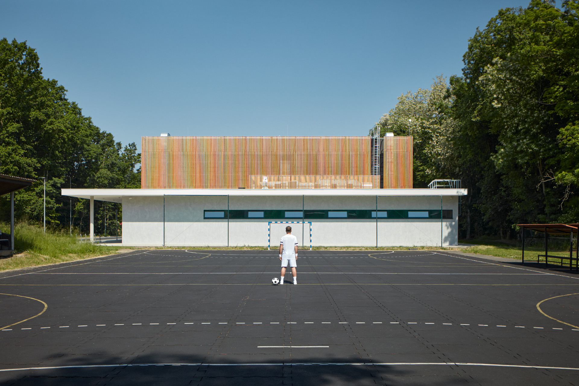 Tréninková sportovní hala v Borkách, ov-a © BoysPlayNice