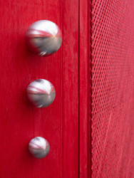 ...a šest dveří (Peer Collective a Kateřina Šedá, Festival vánočních zlozvyků)