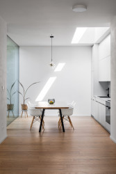 Iveta Langerová architekti navrhli rekonstrukci pražského rodinného domu, který se otevírá zeleni