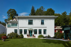 Vila navržená Janem Kotěrou v Roztokách u Prahy