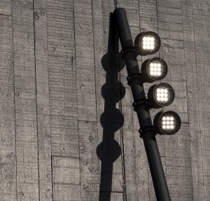 Svítidlo Frax on Pole od Delta Light
