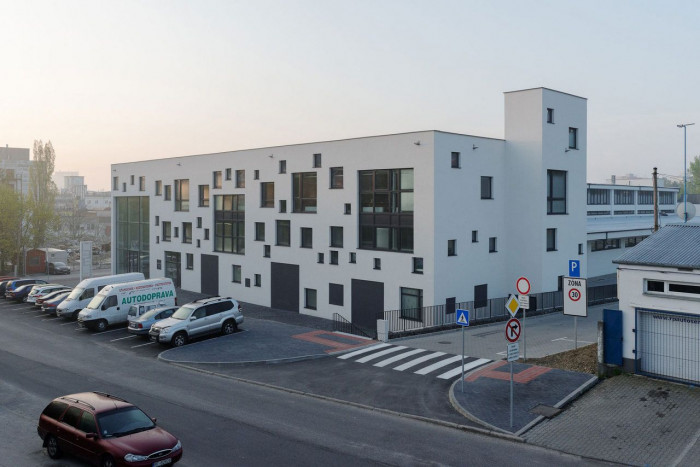 Compass Architekti, Administratívno skladový areál Sliačska – foto