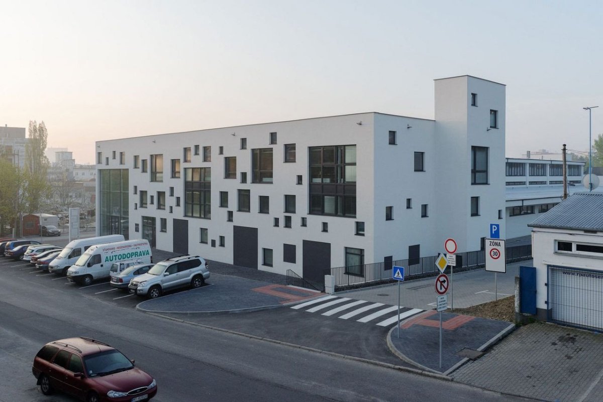 Compass Architekti, Administratívno skladový areál Sliačska – foto