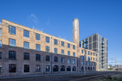 V realizaci Pheonix & Crusader Mills byl použit systém Aluprof MB-SLIMLINE.