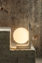 Svítidlo OONO T od Delta Light