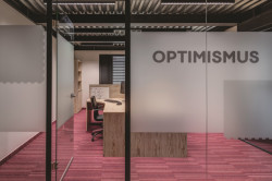 Pohled do interiéru (Administrativní budova Fortemix v Paskově od PROJEKTSTUDIO)