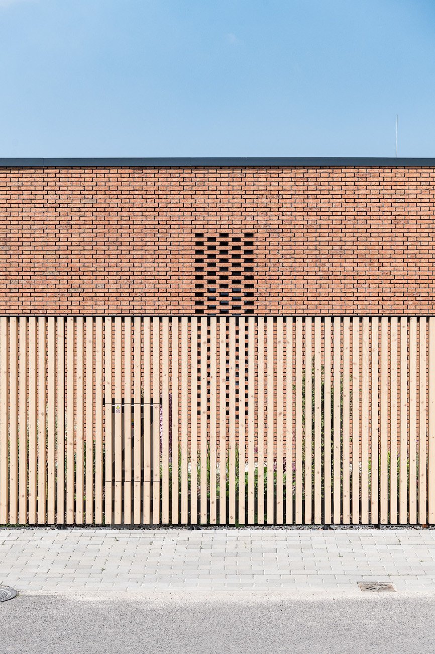 Dom s kamenným pátiom, Beef architekti