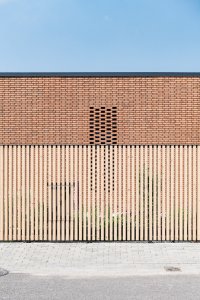 Dom s kamenným pátiom, Beef architekti