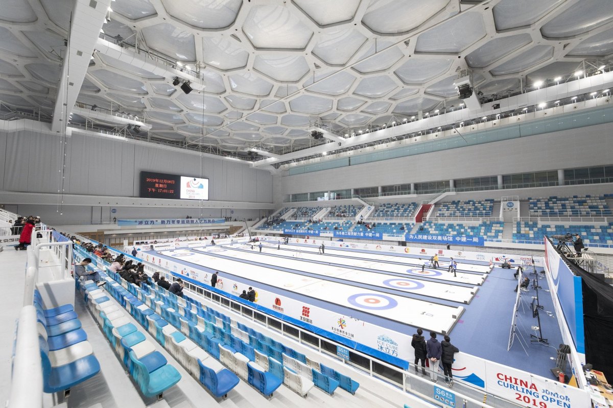 Za návrhem stadionu, který byl rovněž realizován pro olympiádu z roku 2008, stojí architektonická kancelář PTW architects založená v Sydney už na konci 19. století, kterou před 10 lety koupila čínská firma China Construction Design International.