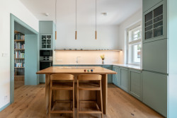 Rekonstrukce prvorepublikové vily v Praze od No Architects