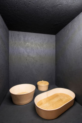 Jiří Pelcl, Velké a malé objekty (Dřevo & kůže pro Lugi) - foto Jan Slavík,