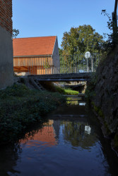Proměna hospodářské usedlosti s mlýnem na Slovensku od RDTH architekti