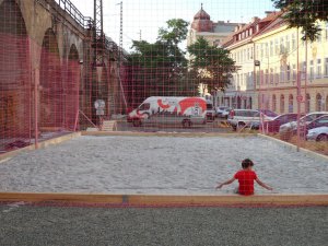 Léto pod Negrelliho viaduktem