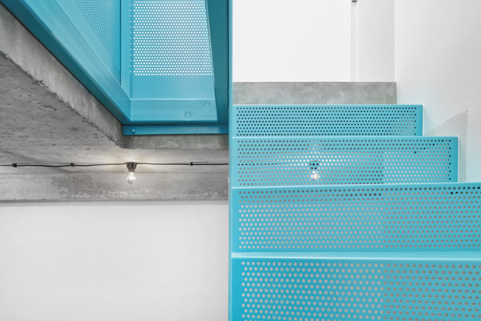 Interiér mezonetového bytu v Praze-Podolí, SMLXL