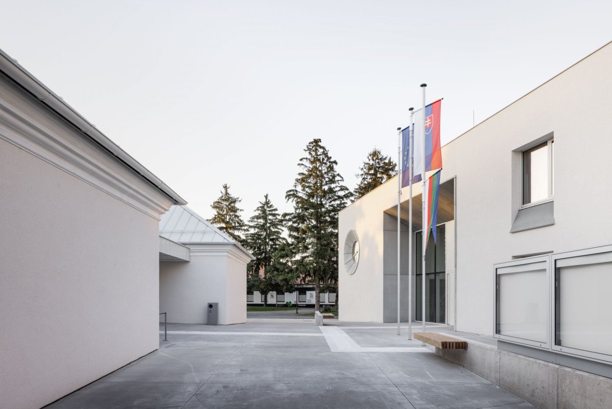 Městský úřad v Leopoldově od studia Zerozero