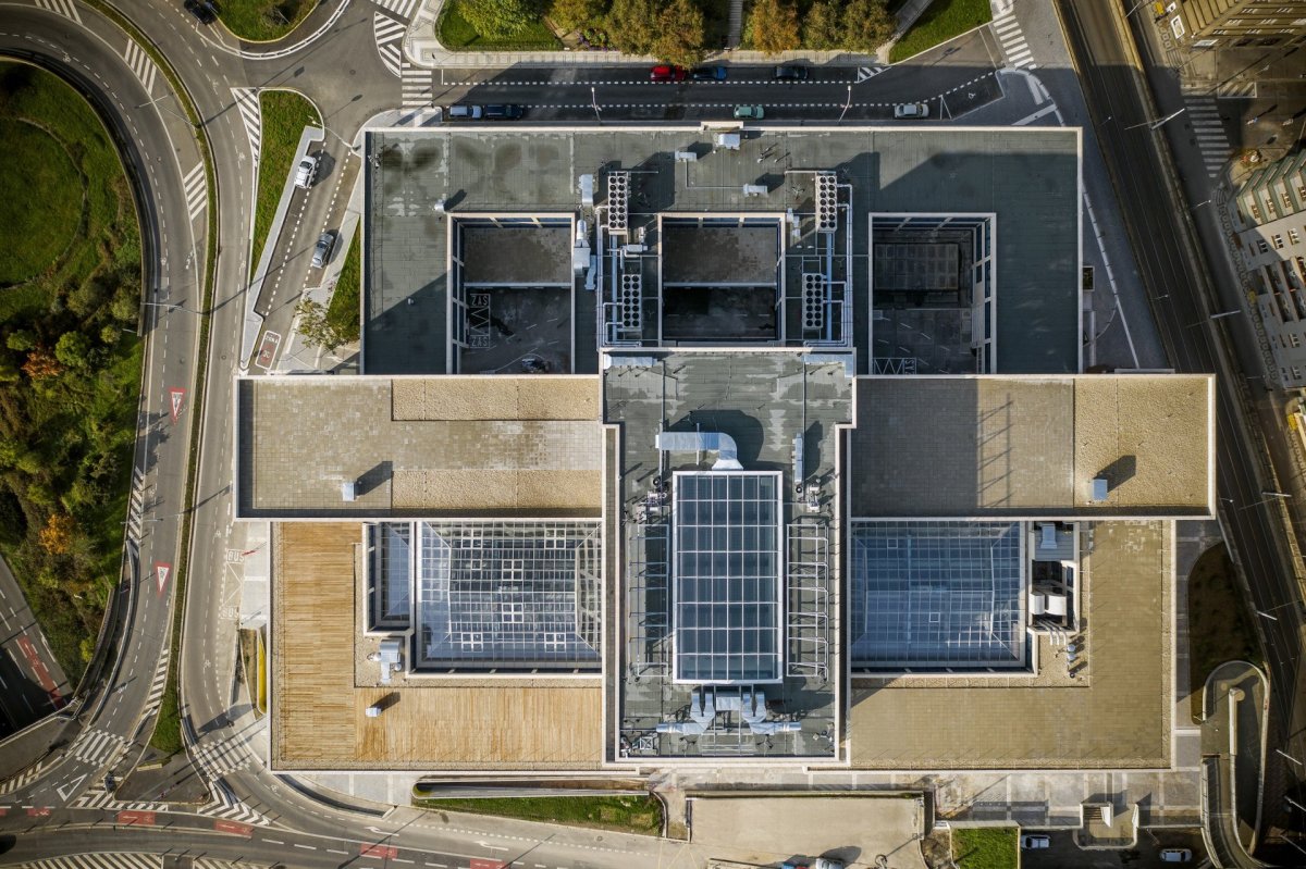 Budova Elektrických podniků v Praze-Holešovicích po rekonstrukci od studia TaK Architects